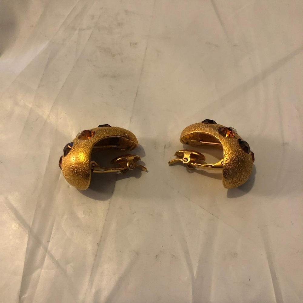 Vintage Jackie Collins Multi Amber Color Stones Gold Tone Clip Earrings - Picture 2 of 6